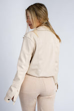Cargar imagen en el visor de la galería, CASACA DONNA CREMA
