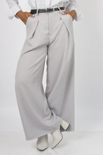 Cargar imagen en el visor de la galería, PANTALON PIERINA GRIS
