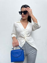 Cargar imagen en el visor de la galería, BLUSA BEA PERLA
