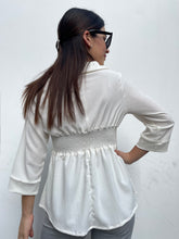 Cargar imagen en el visor de la galería, BLUSA BEA PERLA
