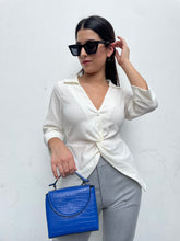 Cargar imagen en el visor de la galería, BLUSA BEA PERLA
