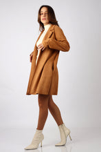 Cargar imagen en el visor de la galería, SACO OLENKA CAMEL
