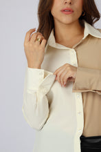 Cargar imagen en el visor de la galería, BLUSA DUA BEIGE
