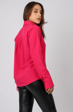 Cargar imagen en el visor de la galería, BLUSA DUA FUCSIA
