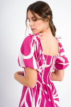 Cargar imagen en el visor de la galería, VESTIDO KIARA MAGENTA
