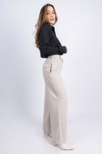 Cargar imagen en el visor de la galería, BLUSA CLASSY NEGRO
