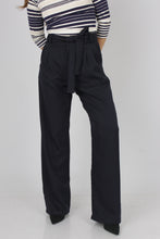 Cargar imagen en el visor de la galería, PANTALON FARAH AZUL MARINO
