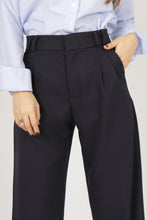 Cargar imagen en el visor de la galería, PANTALON FARAH AZUL MARINO
