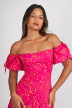 Cargar imagen en el visor de la galería, VESTIDO KIARA FUCSIA
