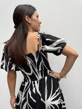 Cargar imagen en el visor de la galería, VESTIDO KIARA NEGRO
