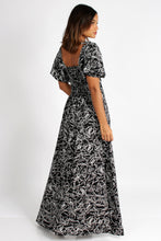 Cargar imagen en el visor de la galería, VESTIDO KIARA NEGRO
