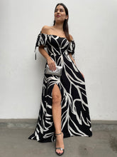 Cargar imagen en el visor de la galería, VESTIDO KIARA NEGRO
