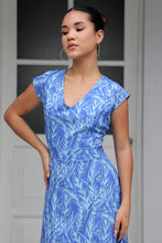 Cargar imagen en el visor de la galería, VESTIDO SILVANA AZUL
