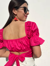 Cargar imagen en el visor de la galería, BLUSA AURORA FUCSIA
