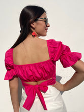 Cargar imagen en el visor de la galería, BLUSA AURORA FUCSIA

