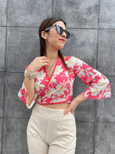 Cargar imagen en el visor de la galería, TOP ESTELA FUCSIA
